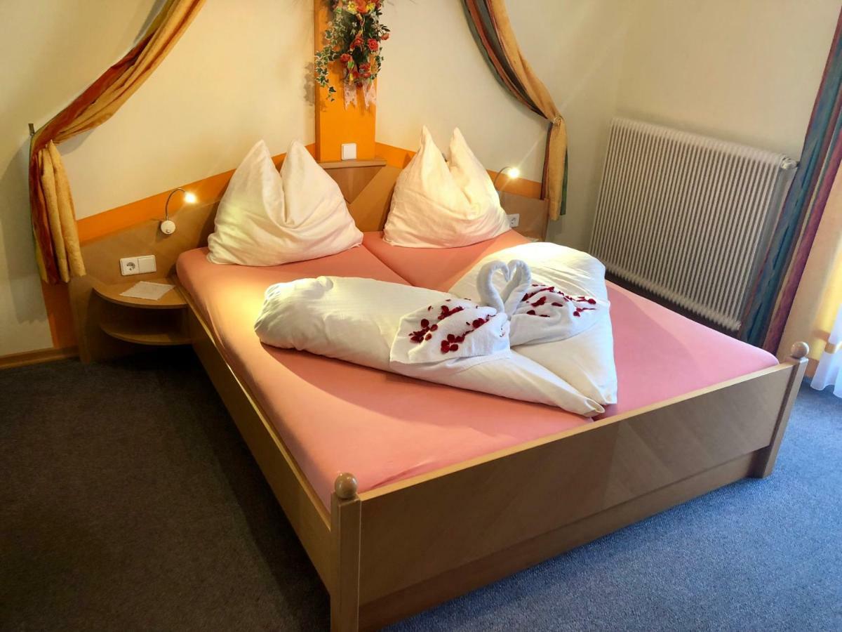 Gasthof-Hotel Winkler Muhldorf  Екстер'єр фото