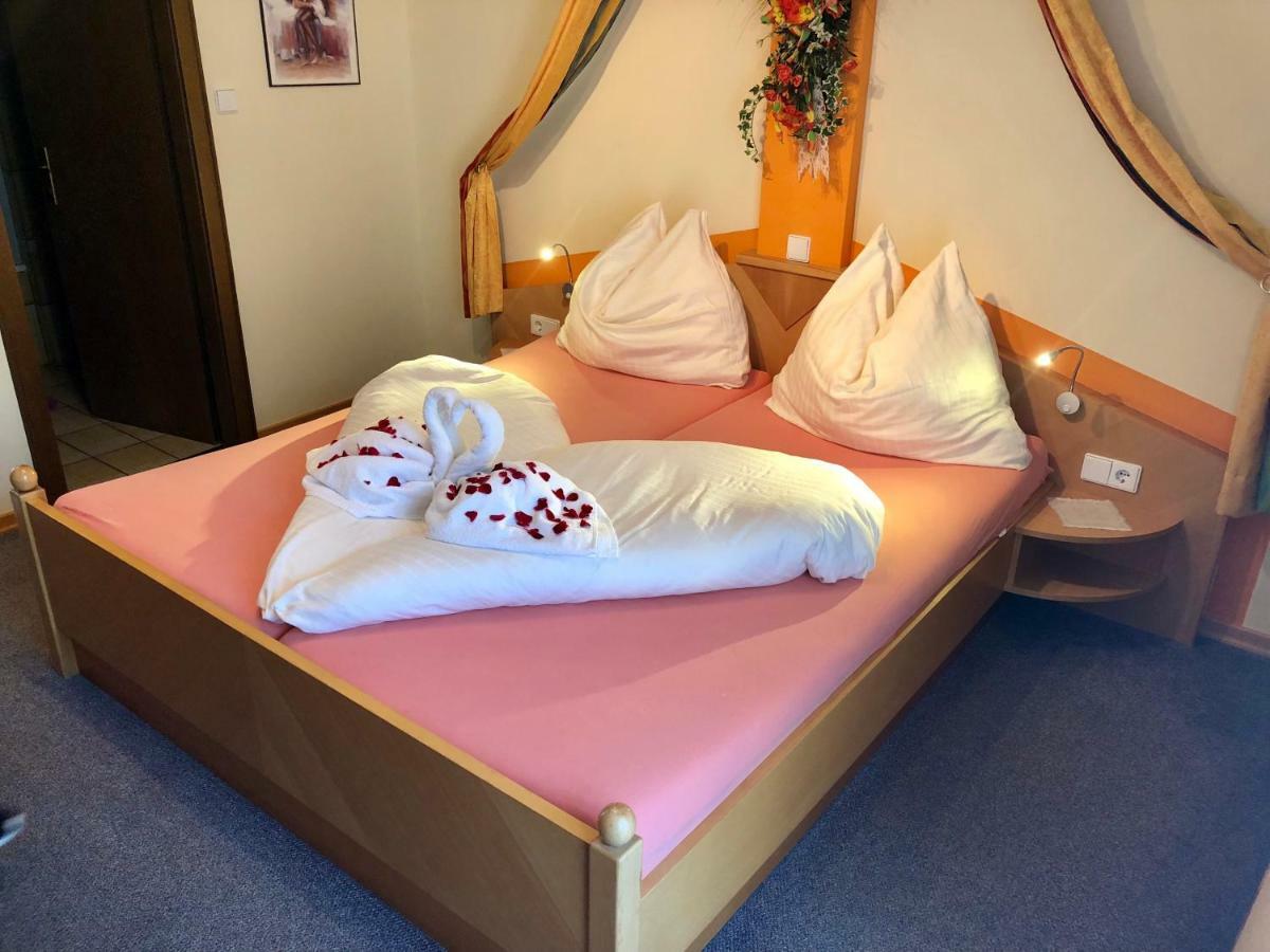 Gasthof-Hotel Winkler Muhldorf  Екстер'єр фото