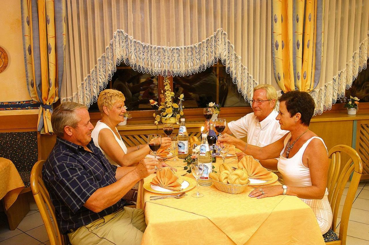 Gasthof-Hotel Winkler Muhldorf  Екстер'єр фото