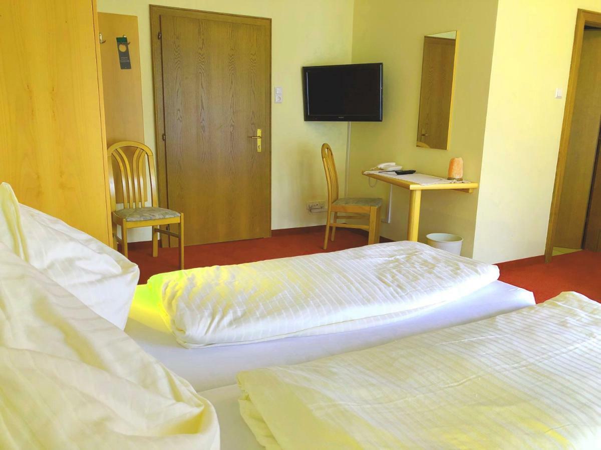 Gasthof-Hotel Winkler Muhldorf  Екстер'єр фото